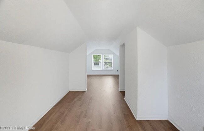 Building Photo - 4015 Valley View Dr