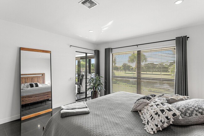 Building Photo - 3804 N Quail Ridge Dr