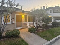 Building Photo - 621 Larkspur Ave