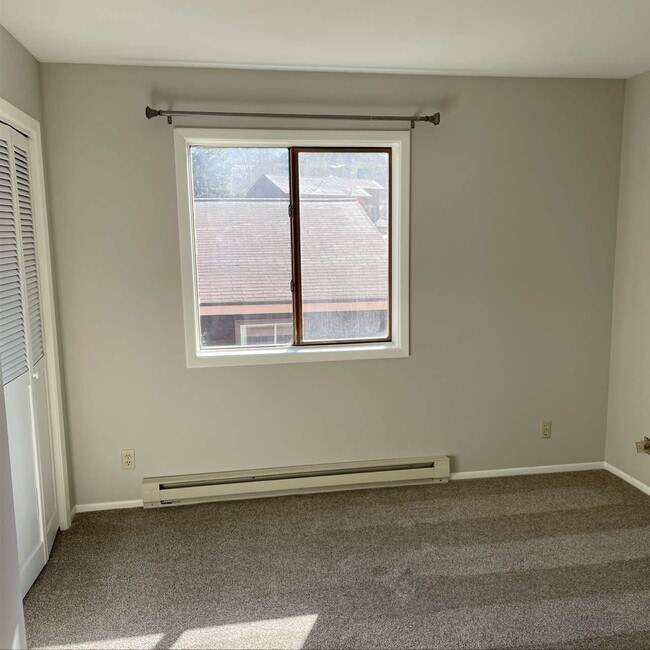 Building Photo - 145 Aspen Dr