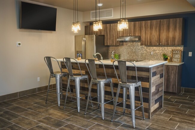 Building Photo - Live the U32 Lifestyle in this 4 Bedroom 2...