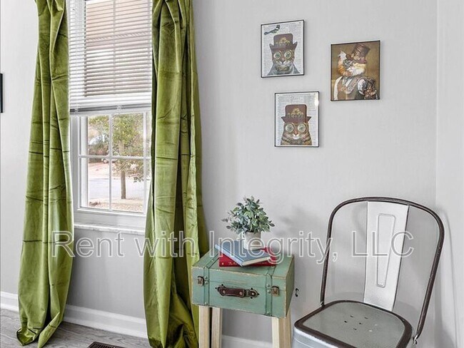 Building Photo - 1835 Portland Ave