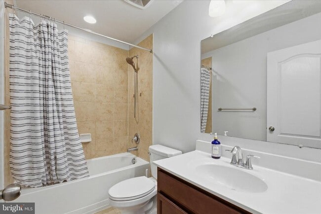 Building Photo - 5457 Spotswood Pl