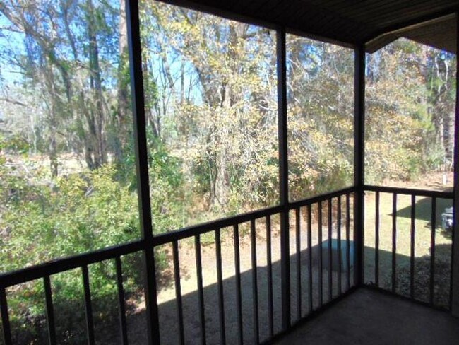 Building Photo - 2 BA/2 BR Condo in West Ashley
