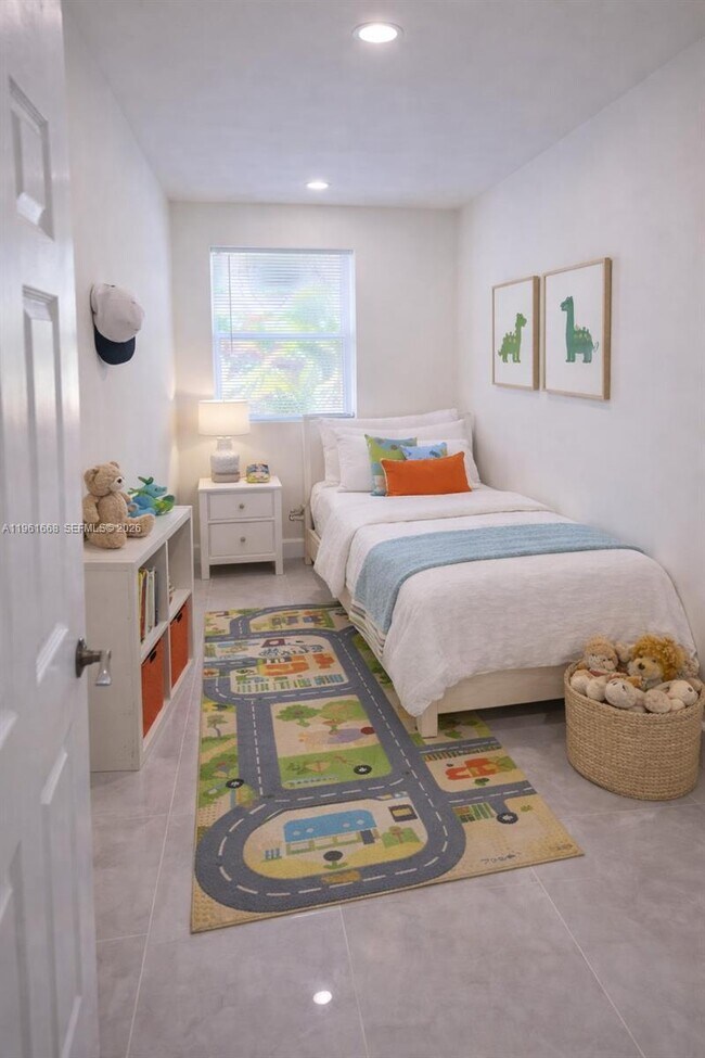 Building Photo - 3079 NW Flagler Terrace