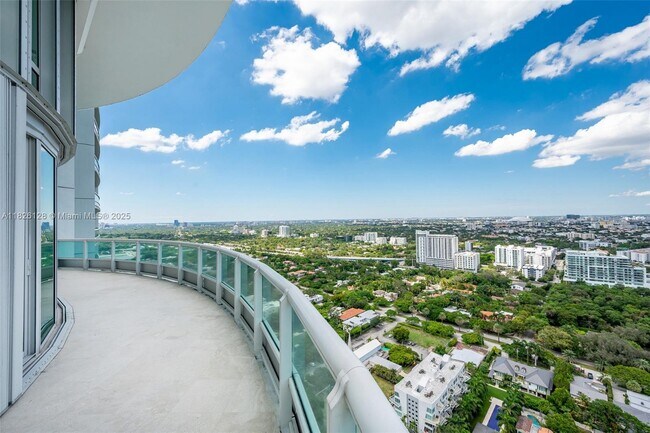 Building Photo - 1643 Brickell Ave