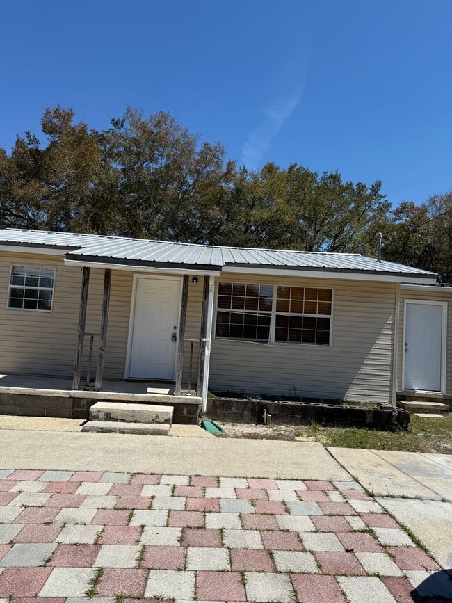 Building Photo - 217 Bay St NW