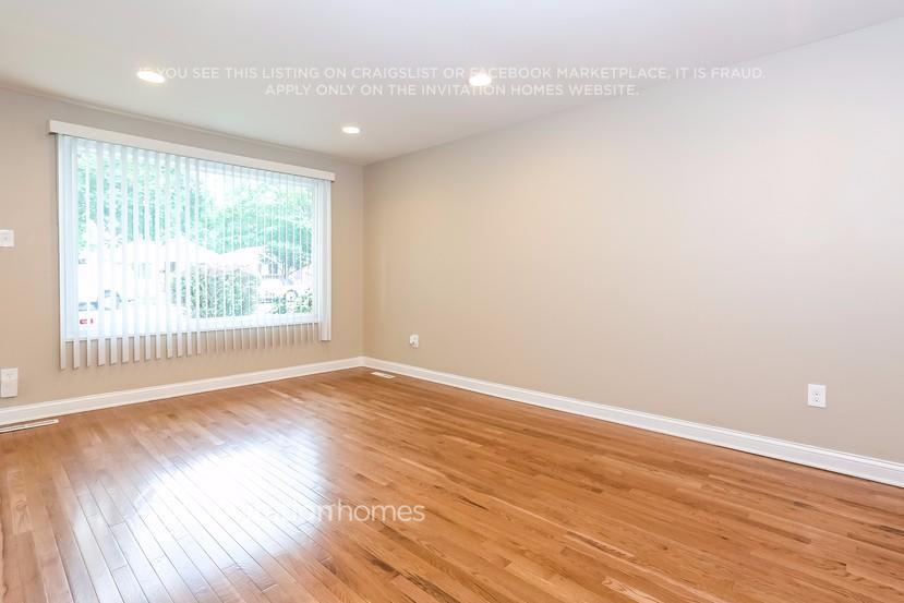 Building Photo - 3536 W 80th Pl