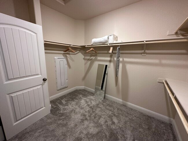 Building Photo - 2419 W Heather Ln