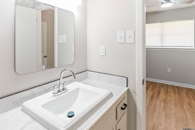 Building Photo - 1455 Marilyn Dr