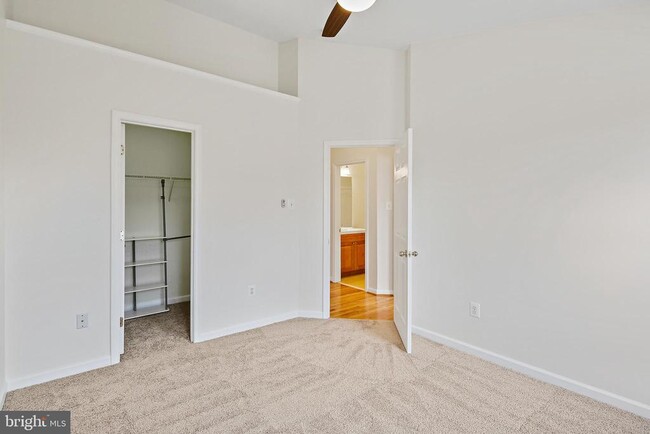 Building Photo - 9939 Fragrant Lilies Way