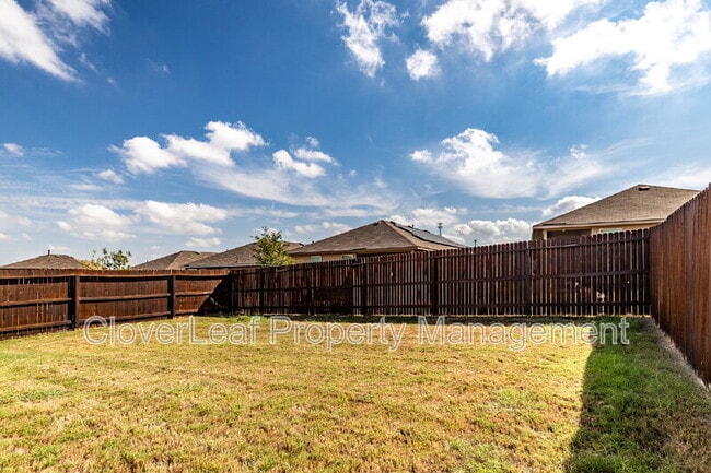 Building Photo - 6828 Kingsley Edge