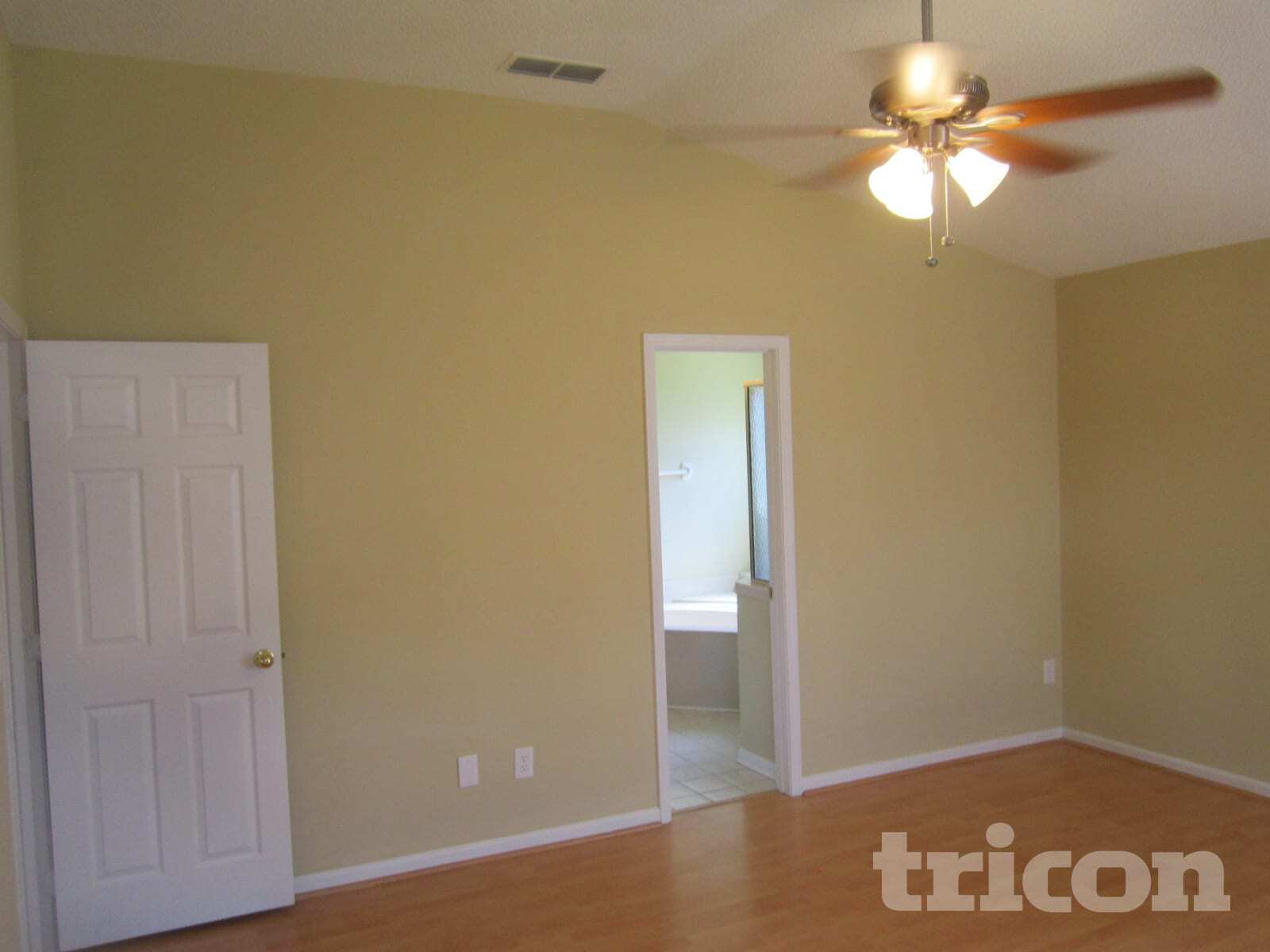 Building Photo - 325 Island View Cir