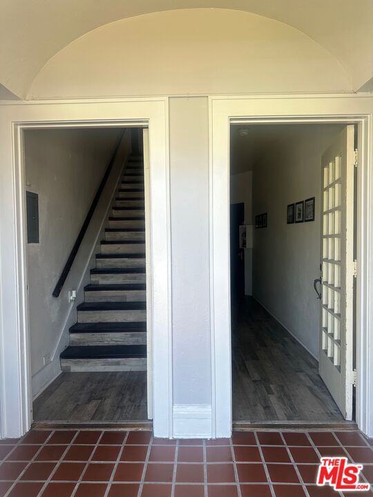 Building Photo - 1025 Locust Ave