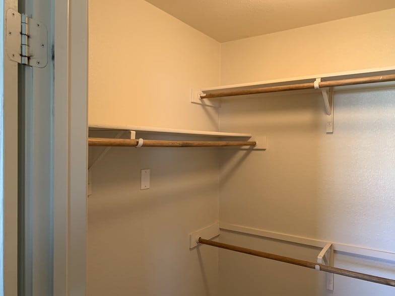Walk In Master Closet - 8451 Blackstone Cove