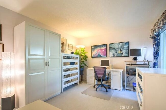 Building Photo - 12 Gumwood