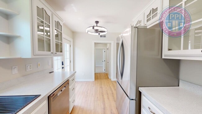 Building Photo - Portland's Sought After University Park!!!  Luxury Classic Ranch Style Home, Completely Renovated...