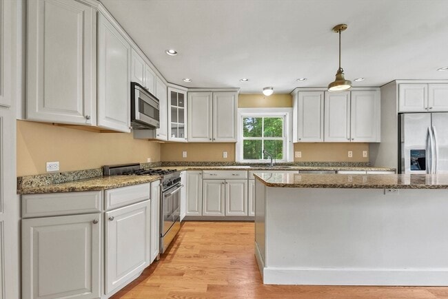 Building Photo - 114 Old Oaken Bucket Rd