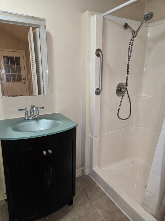 Building Photo - 1460 Gravel Ridge Dr