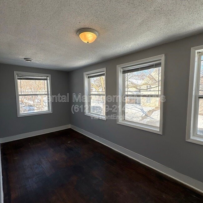 Building Photo - 2931 N Bryant Ave