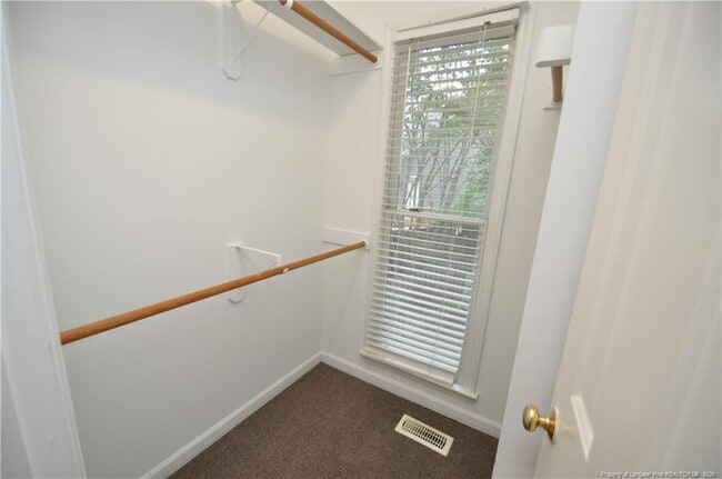 Building Photo - 2128 Leadenhall Way