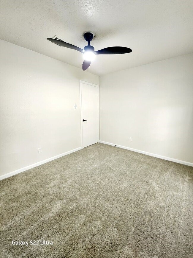 Building Photo - 4741 E Ridge Creek Dr