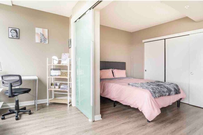 Building Photo - 11011 NE 9th St