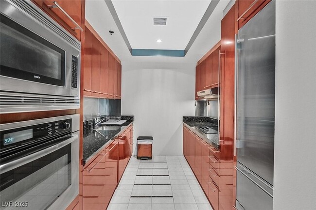 Building Photo - 2700 Las Vegas Blvd S