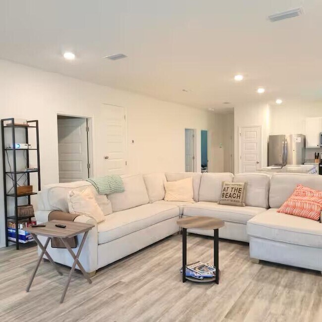 Building Photo - 42 Woodsorrel St