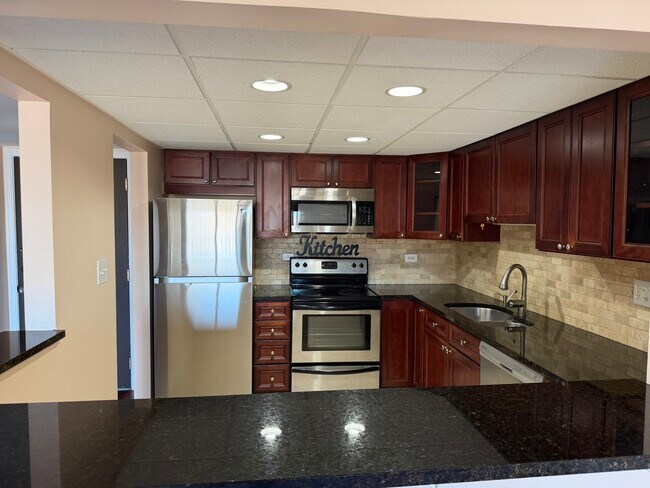 Building Photo - 475 Plum Creek Dr