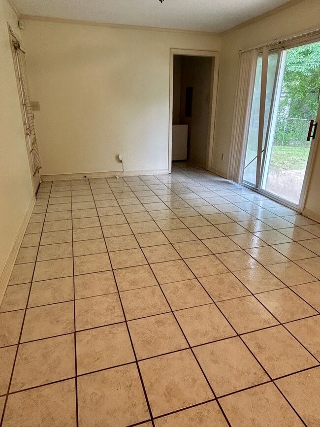 Building Photo - 7813 Woodfield Dr