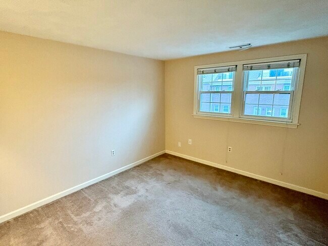 Building Photo - 224 Park St