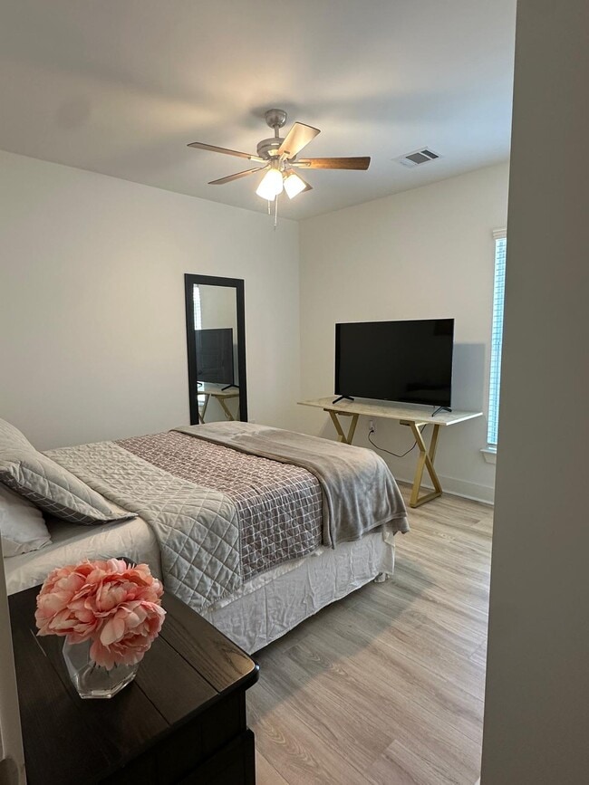 Building Photo - 39249 High Creek Dr