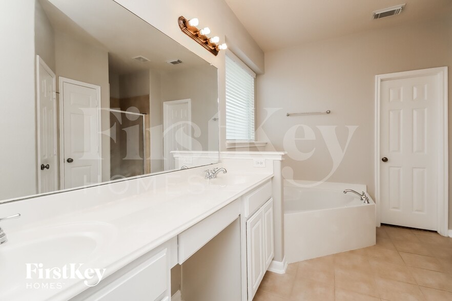 Building Photo - 14419 Stonebury Trail Ln