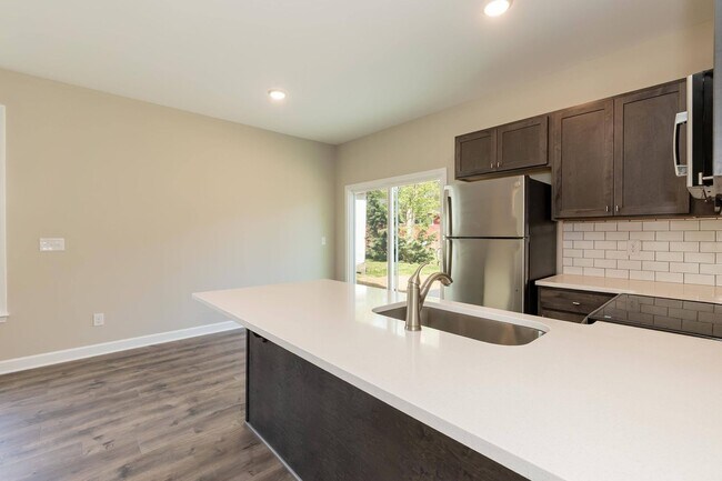 Building Photo - Brand NEW Three Bedroom Home!