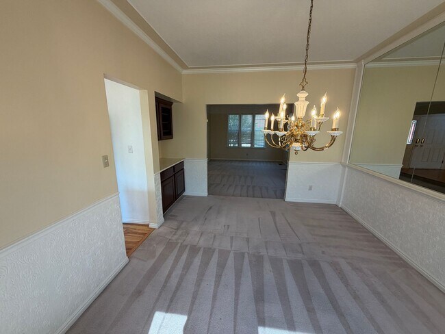 Building Photo - 479 S Palisade Dr