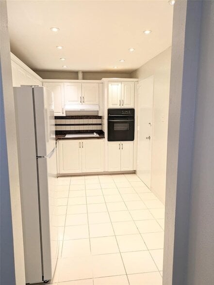 Building Photo - 4250 Galt Ocean Dr