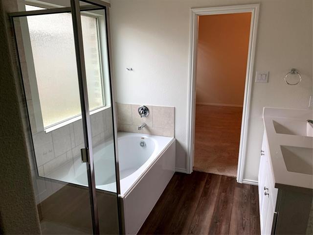 Building Photo - 2444 Larimar Dr