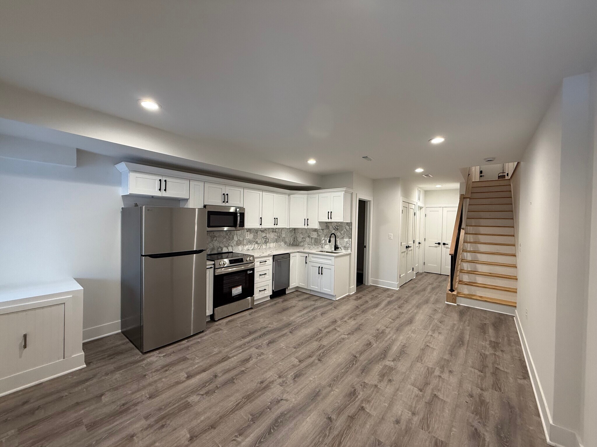 Building Photo - 3923 Roland Ave