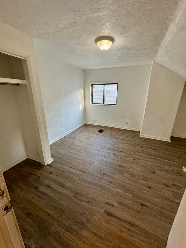 Building Photo - 2903 Stayton St