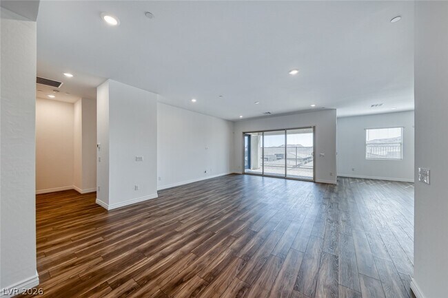 Building Photo - 968 Woodburn Ln
