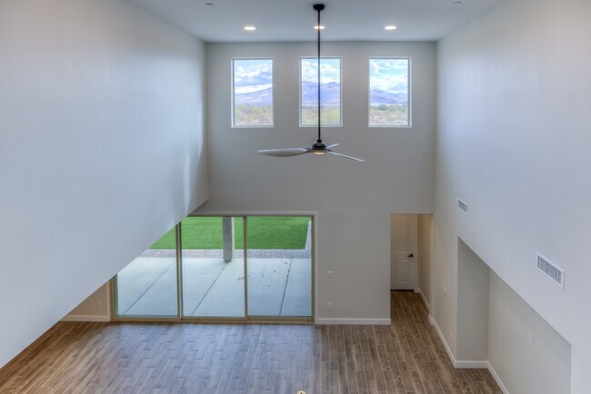 Building Photo - 5545 S Adero Cyn Trl