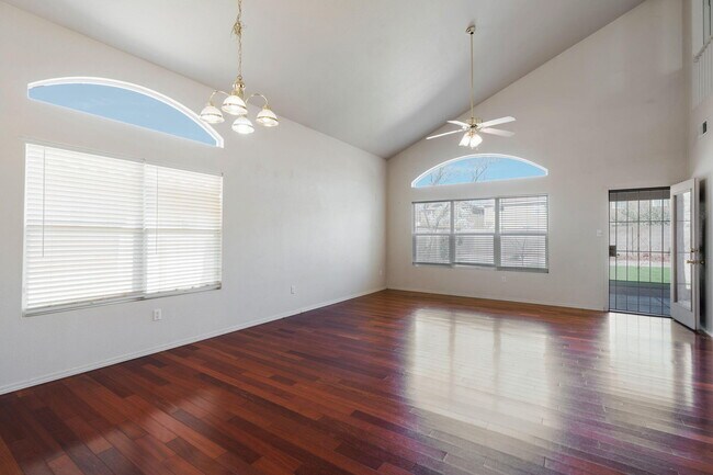 Building Photo - 7351 Sidewinder Dr NE