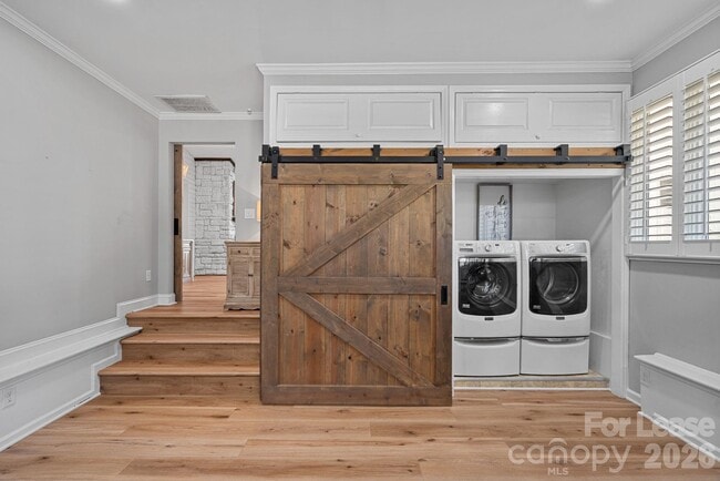 Building Photo - 18026 Whispering Oaks Dr