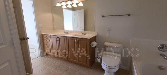 Building Photo - 12917 Centre Park Cir