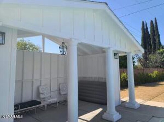 Building Photo - Don't miss this beautifully maintained 5-b...