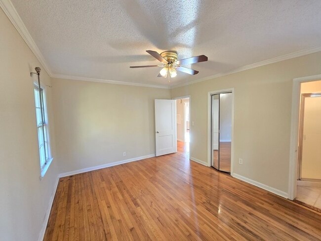 Building Photo - 3409 Alta Vista Dr