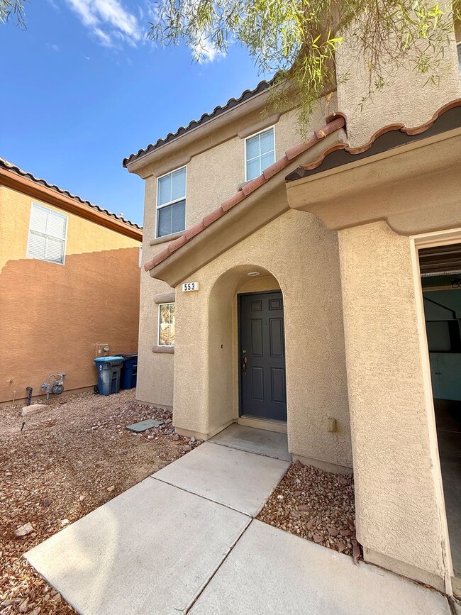 Building Photo - Great 3 bedroom home with open downstairs ...