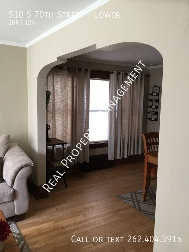 Building Photo - 510 S 70th St