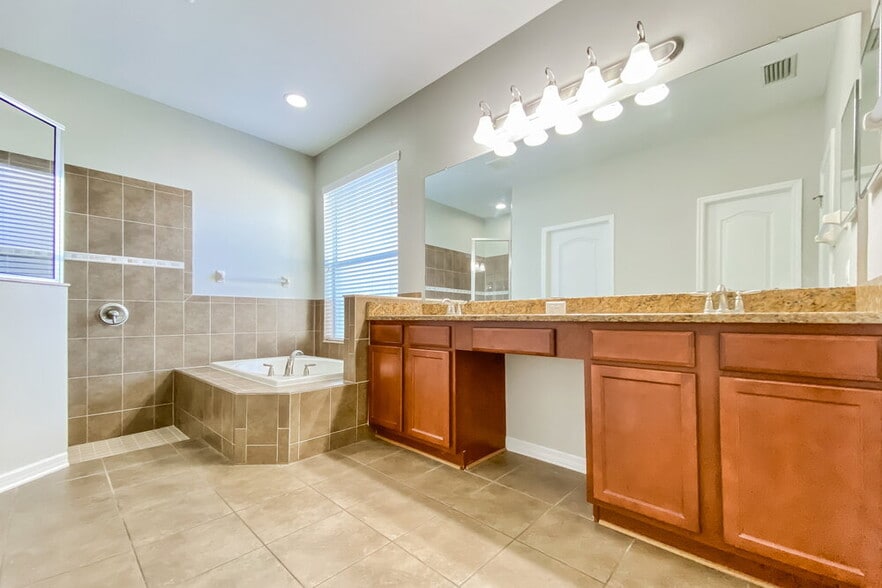 Building Photo - 18447 Red Willow Way